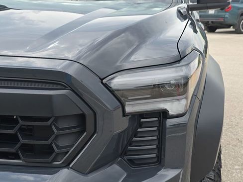 Used 2025 Toyota Tacoma Trailhunter image 30