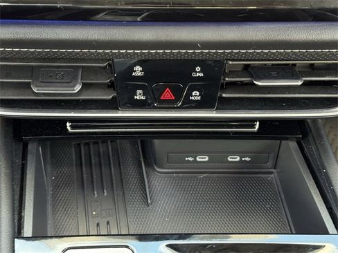 Used 2025 Volkswagen Atlas SEL Premium R-Line image 18