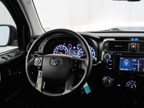 Used 2019 Toyota 4Runner TRD Off-Road Premium AWD/4WD image 4