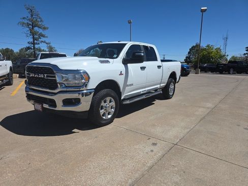 Used 2024 RAM 2500 Big Horn w/ Off Road Package AWD/4WD image 8