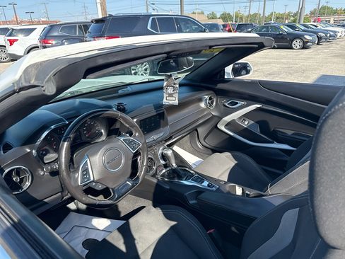 Used 2019 Chevrolet Camaro LT image 8