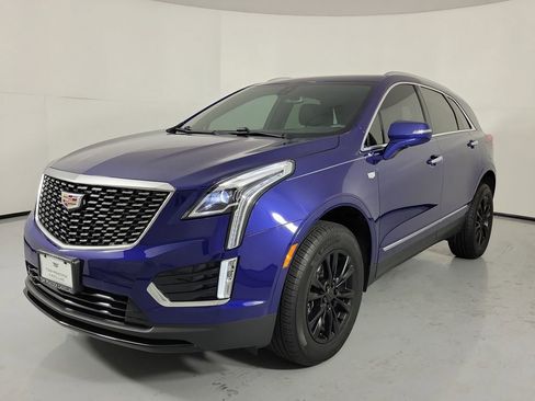 Certified 2025 Cadillac XT5 Luxury FWD image 2