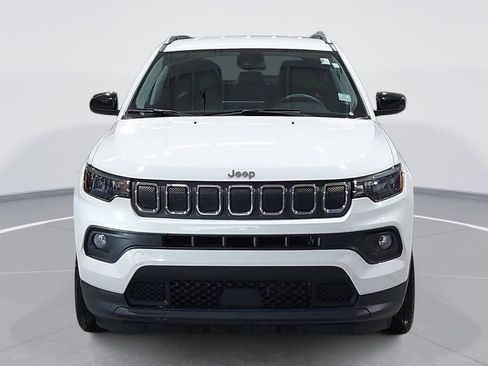 Used 2022 Jeep Compass Latitude AWD/4WD image 2