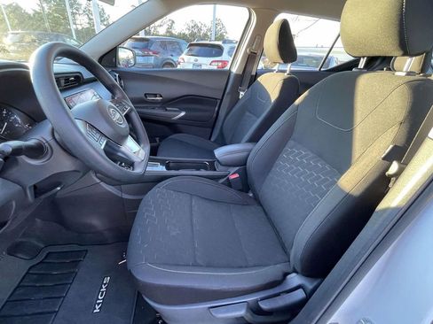 Used 2024 Nissan Kicks SV image 13