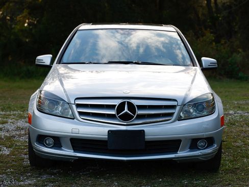 Used 2010 Mercedes-Benz C 300 Sedan image 17