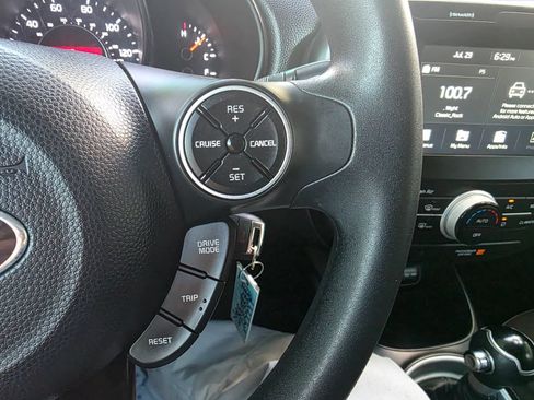Used 2019 Kia Soul + FWD image 39