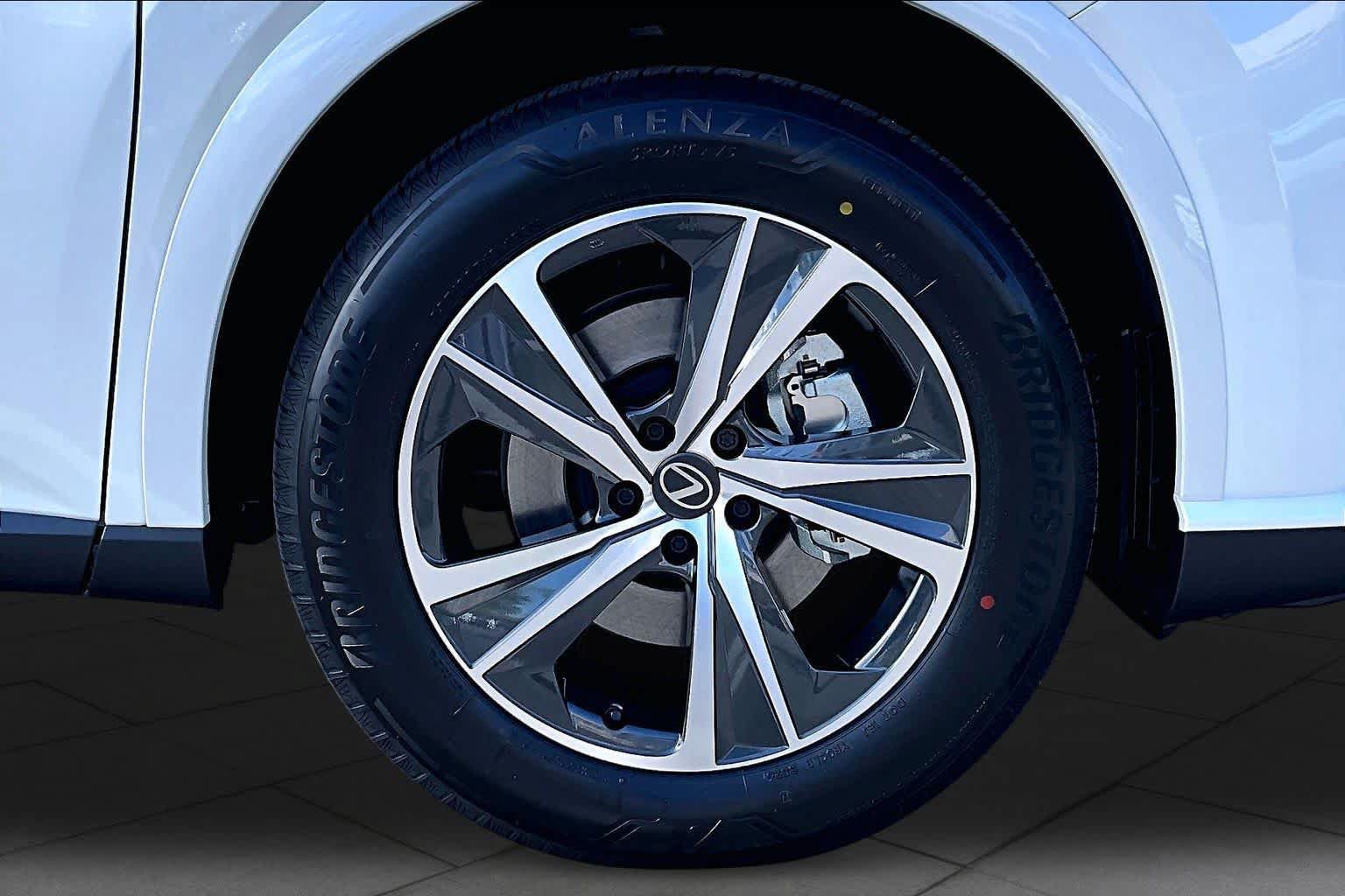 New 2026 Lexus RX 350 Premium w/ Accessory Package (Z1) FWD image 9