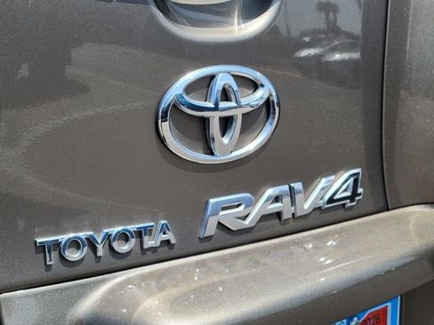 Used 2009 Toyota RAV4 2WD w/ Base L4 Extra Value Pkg image 18