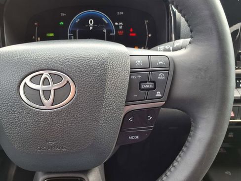 Used 2025 Toyota Camry LE w/ Convenience Package FWD image 24