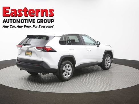 Used 2023 Toyota RAV4 LE AWD/4WD image 40