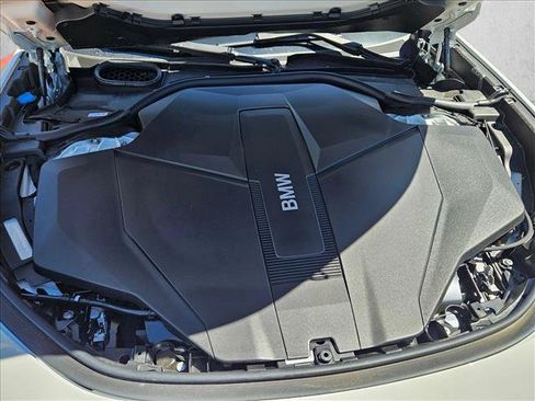 New 2026 BMW i7 xDrive60 AWD/4WD image 16