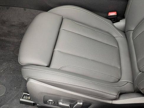 Used 2026 BMW 330i xDrive Sedan AWD/4WD image 4