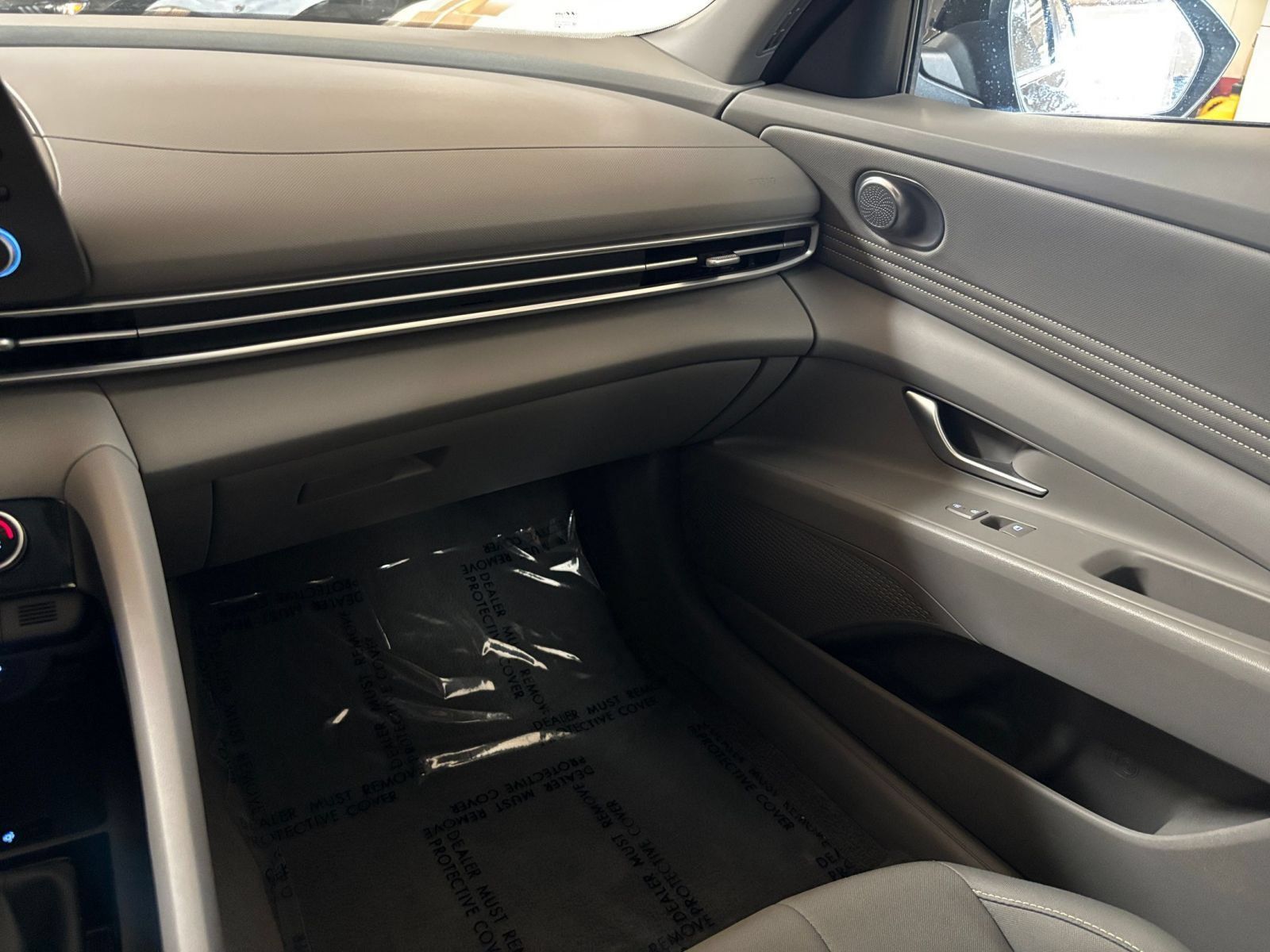 Used 2026 Hyundai Elantra Sport FWD image 33