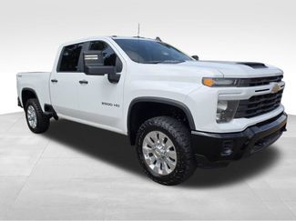 Used 2024 Chevrolet Silverado 2500 Custom w/ Custom Convenience Package AWD/4WD video 3
