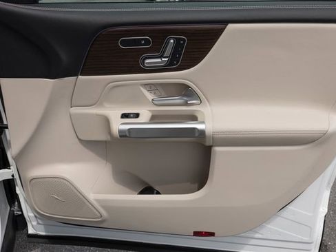 New 2026 Mercedes-Benz GLB 250 4MATIC image 20