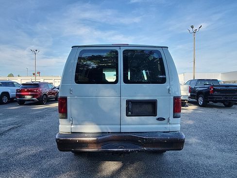 Used 2011 Ford E-250 and Econoline 250 RWD image 4