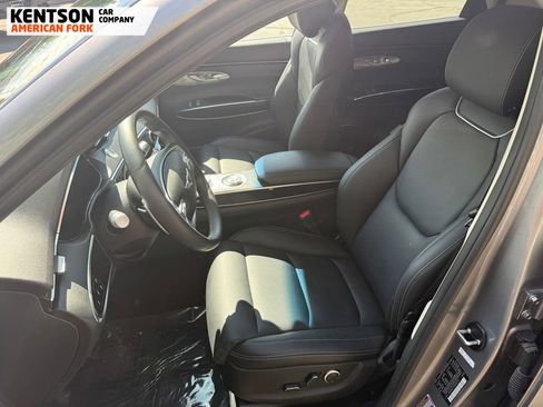 Used 2025 Genesis GV70 2.5T image 30