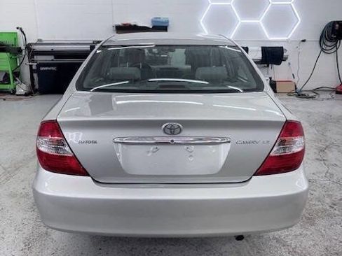 Used 2002 Toyota Camry LE image 9