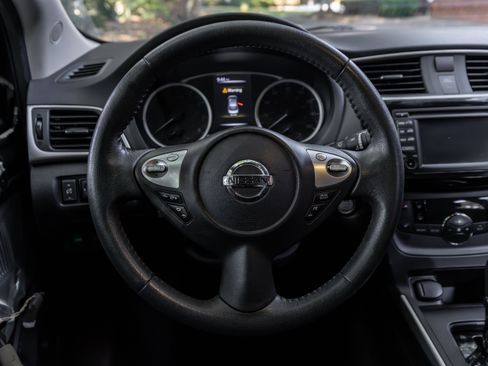 Used 2018 Nissan Sentra SV w/ Premium Package (P01) FWD image 6