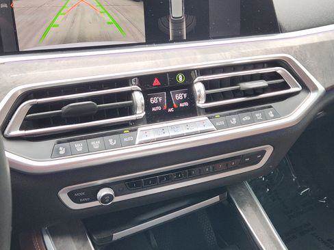 Used 2020 BMW X5 M50i w/ Premium Package image 18