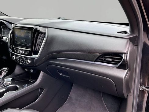 Used 2022 Chevrolet Traverse RS FWD image 17