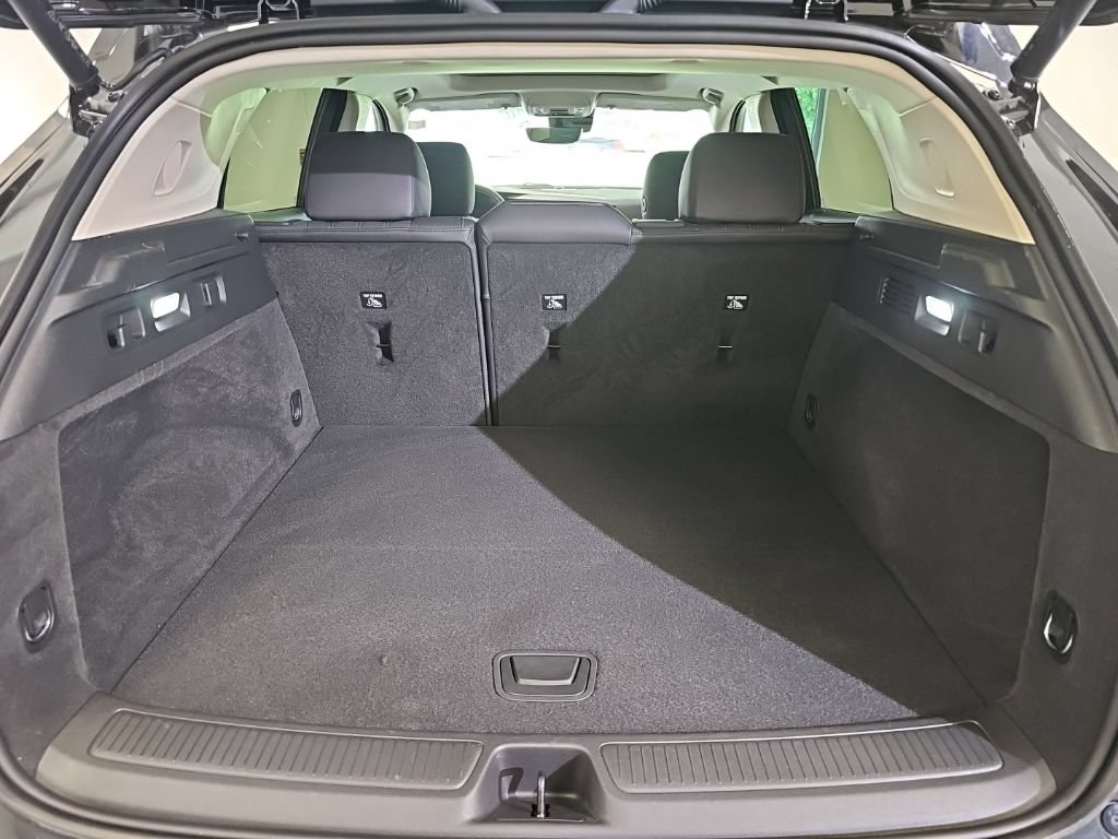 Used 2023 Buick Envision Avenir AWD/4WD image 9