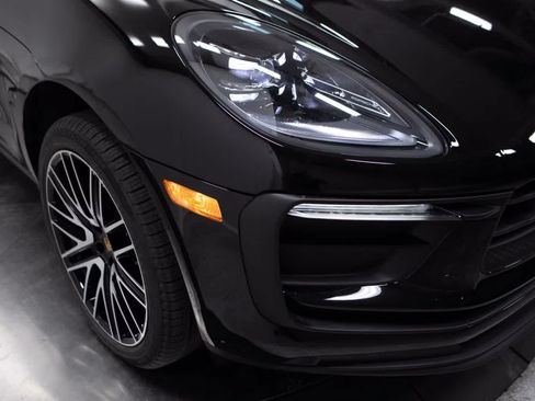 Certified 2026 Porsche Macan AWD/4WD image 12