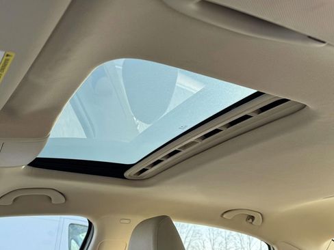 Used 2019 Volkswagen Passat 2.0T SE R-Line image 4