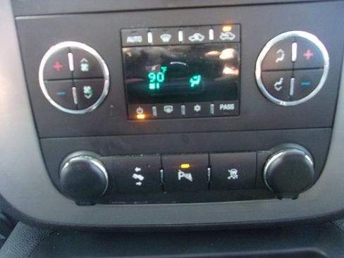 Used 2009 GMC Sierra 1500 SLT w/ Suspension Package, Off-Road image 20