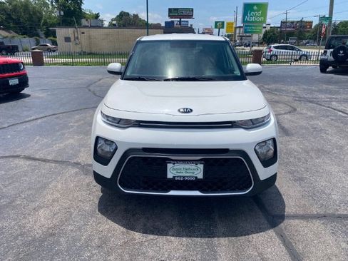 Used 2020 Kia Soul LX FWD image 2
