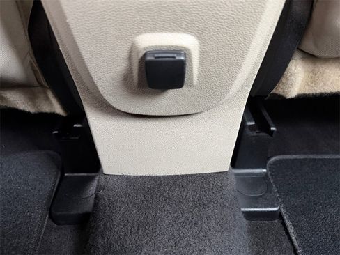 Used 2017 Ford Escape SE image 28