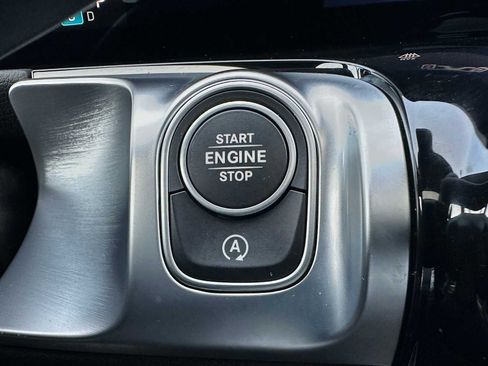 Used 2026 Mercedes-Benz GLB 250 4MATIC image 37