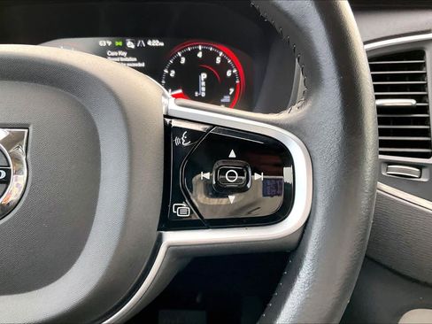 Used 2021 Volvo XC90 T5 Momentum image 25