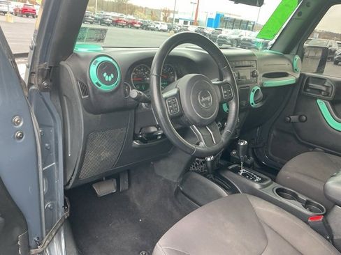 Used 2017 Jeep Wrangler Unlimited Sport w/ Connectivity Group image 11