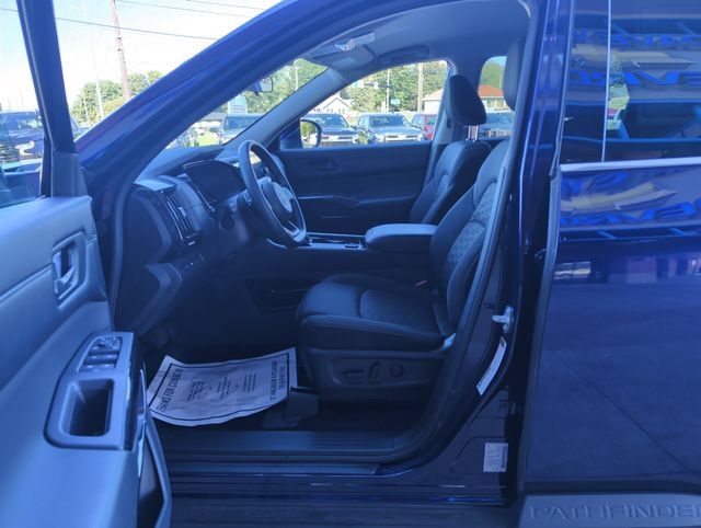 Used 2024 Nissan Pathfinder SV AWD/4WD image 10