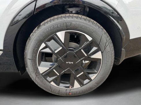 New 2026 Kia Sportage SX FWD image 11