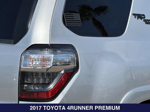 Used 2017 Toyota 4Runner TRD Off-Road Premium AWD/4WD image 28