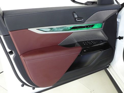 Used 2025 BMW 740i RWD image 11