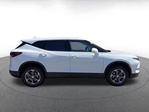 Used 2025 Chevrolet Blazer LT FWD image 16