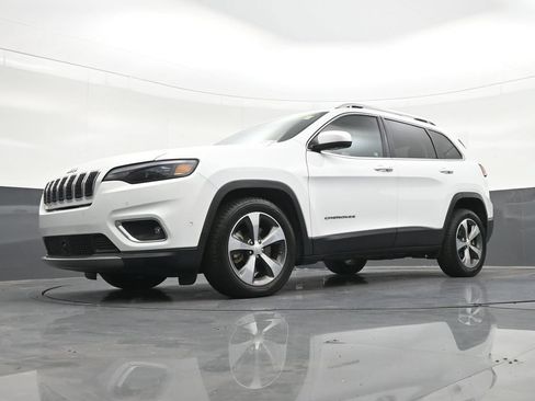 Used 2019 Jeep Cherokee Limited w/ Luxury Group FWD image 23