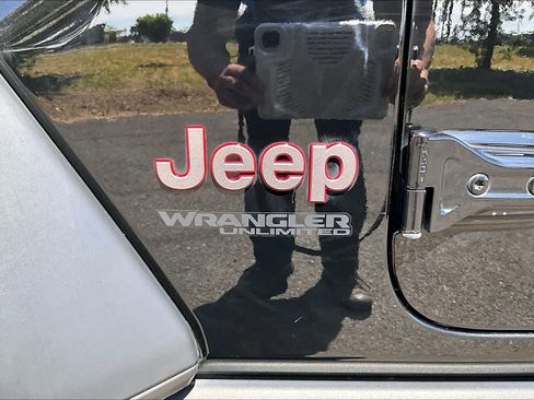 Used 2021 Jeep Wrangler Unlimited Rubicon w/ Safety Group AWD/4WD image 7