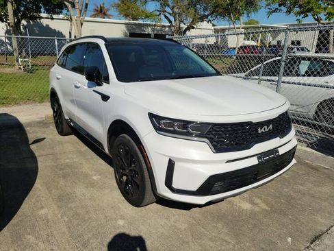 Used 2023 Kia Sorento SX image 1