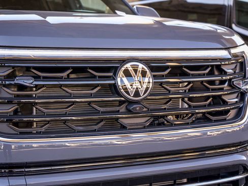 New 2026 Volkswagen Atlas Cross Sport SEL Premium R-Line AWD/4WD image 5