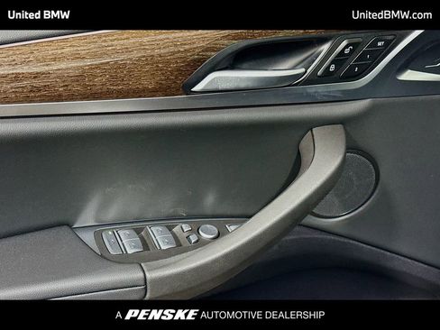 Used 2025 BMW X4 xDrive30i image 3