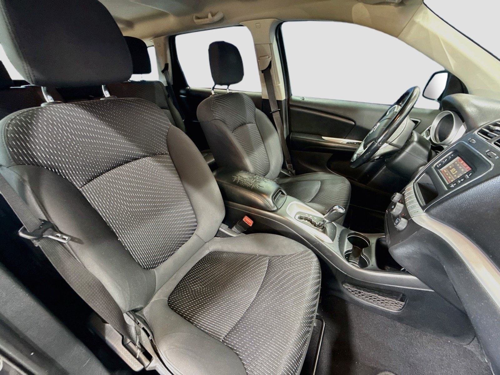 Used 2018 Dodge Journey SE w/ Connectivity Group FWD image 17