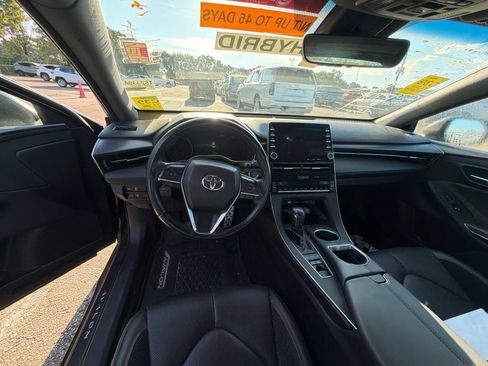 Used 2020 Toyota Avalon XSE FWD image 3