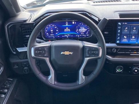 Used 2023 Chevrolet Silverado 1500 LT image 29