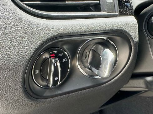 Used 2025 Porsche Macan image 17