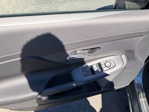 New 2026 Nissan Sentra SV w/ SV Convenience Package FWD image 11