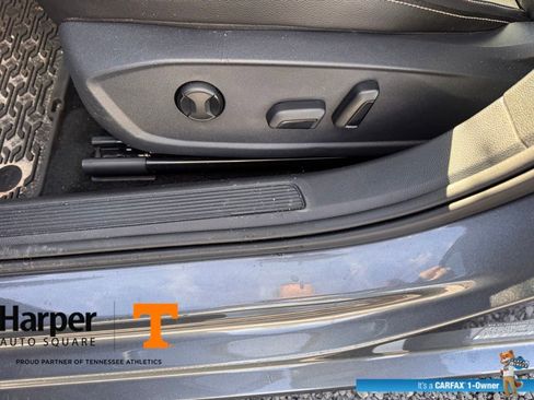 Used 2023 Volkswagen Jetta SE w/ Panoramic Sunroof Package image 19